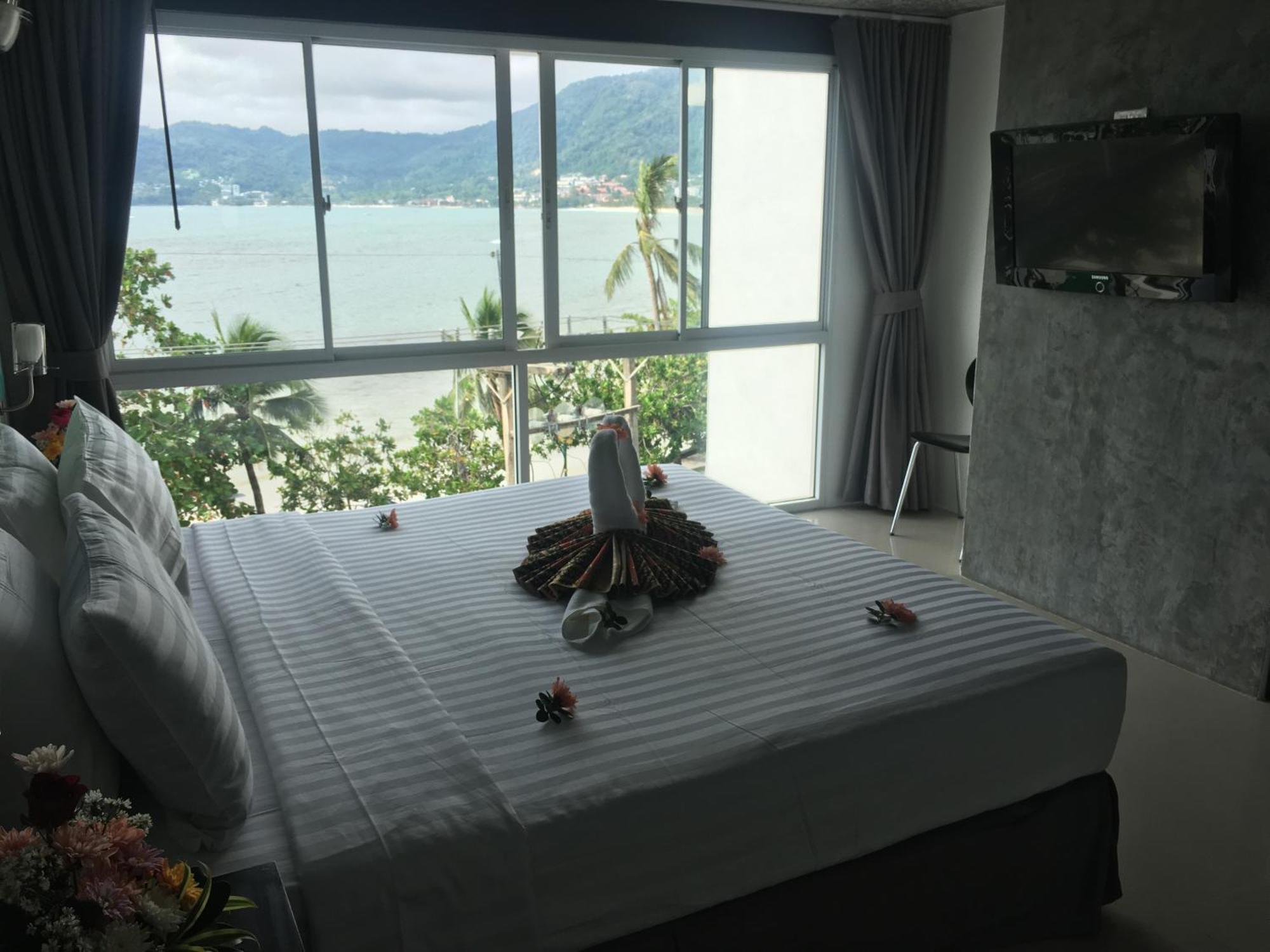 The Front Hotel And Apartments Patong Oda fotoğraf